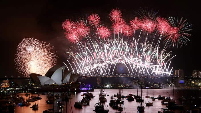 New Year's Eve Fireworks on Sydney Harbour at Mrs Macquarie's Chair in Sydney, Wednesday, Jan. 1, 2014. (AAP Image/Nikki Short) NO ARCHIVING