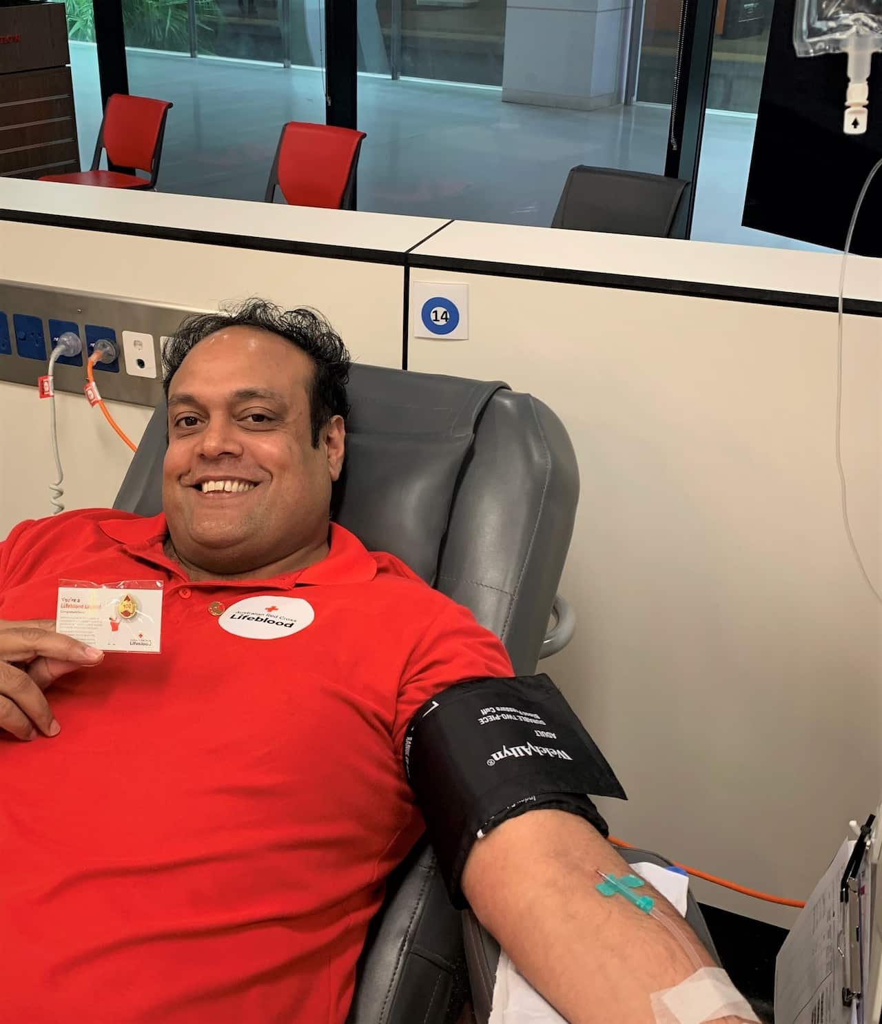 Husain donating blood 100 times
