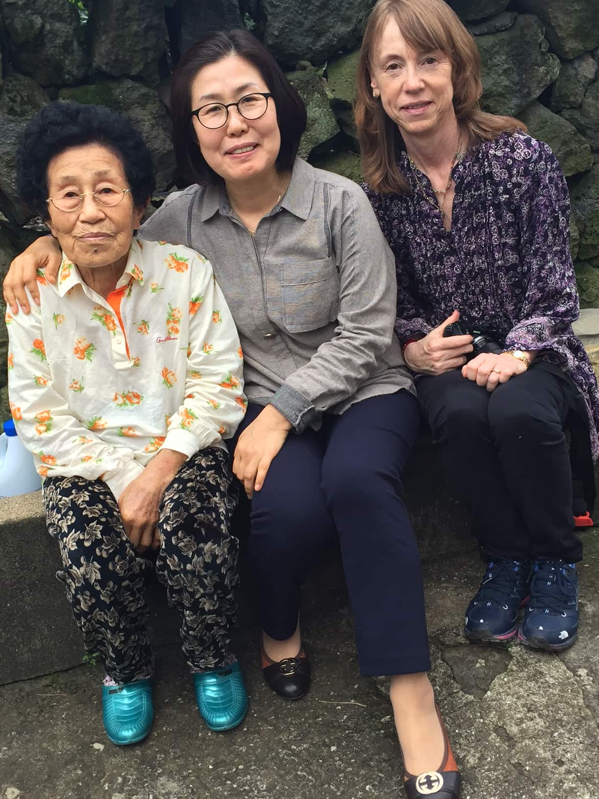  Author Lisa See met woman divers in Jeju island.