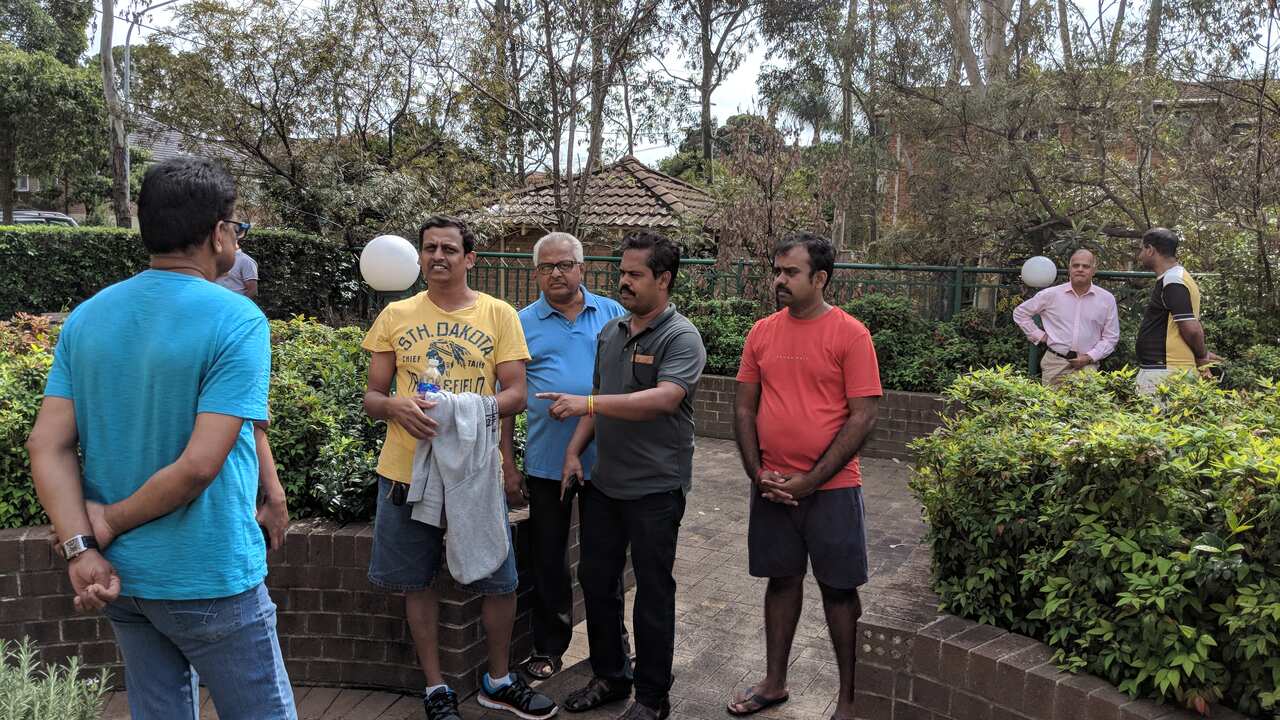 चिंतित परिजन