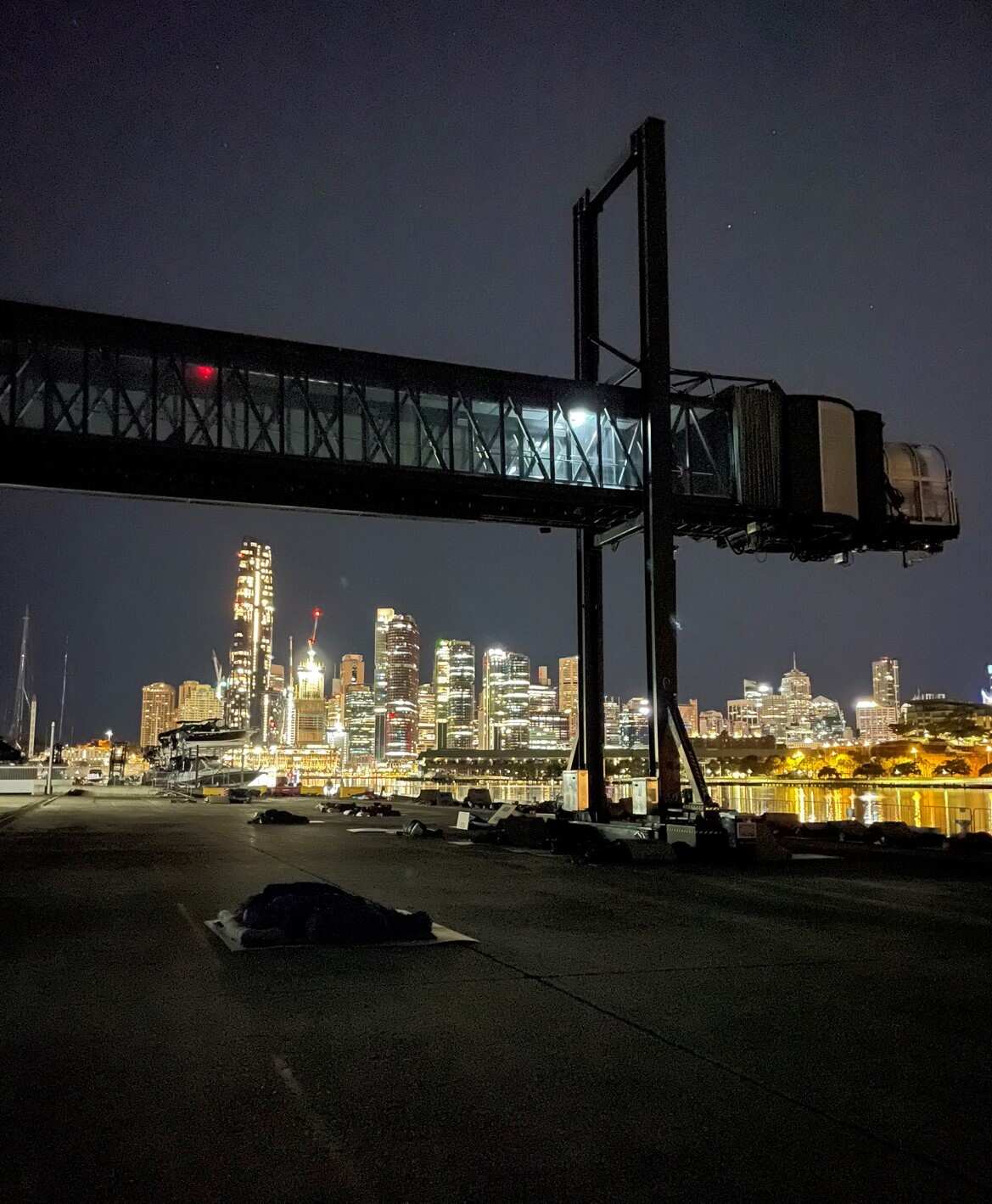 华人商业领袖David Chen参与CEO露宿街头（CEO Sleepout）活动