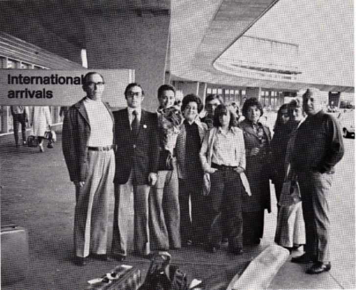 Jewish immigrants arriving in 1974 to Tullamarine Airport Among the first Jewish Soviet arrivals to Australia