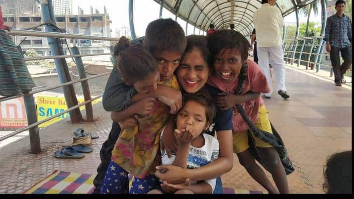 The kids love their volunteer teachers