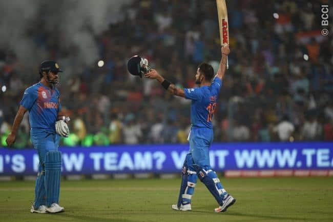 Kohli and Dhoni celebrate