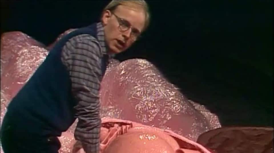 A scene from the Norwegian 80s show 'Kroppen'