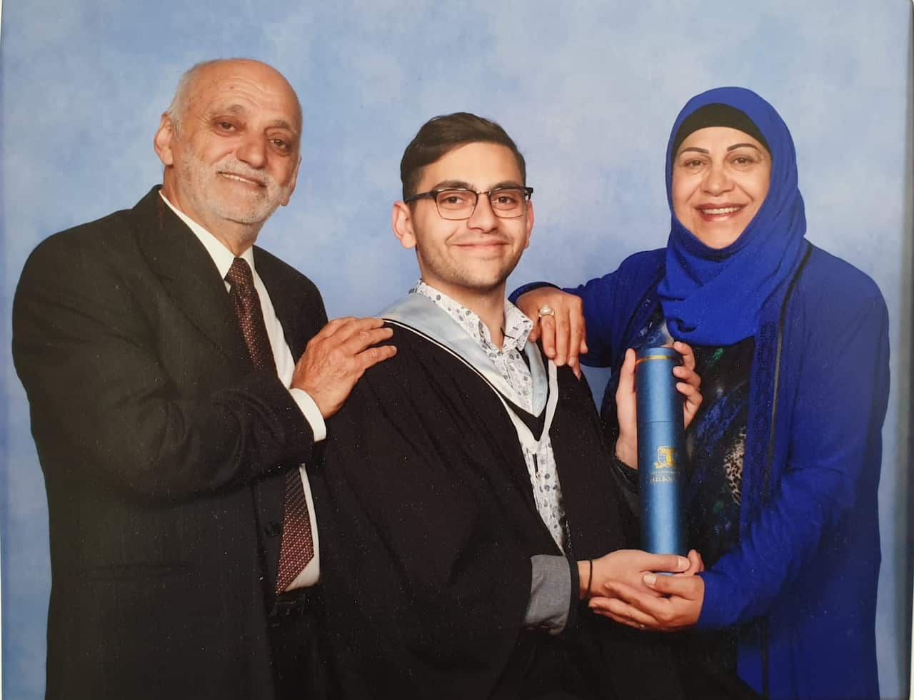 كريم نورا مع العائلة