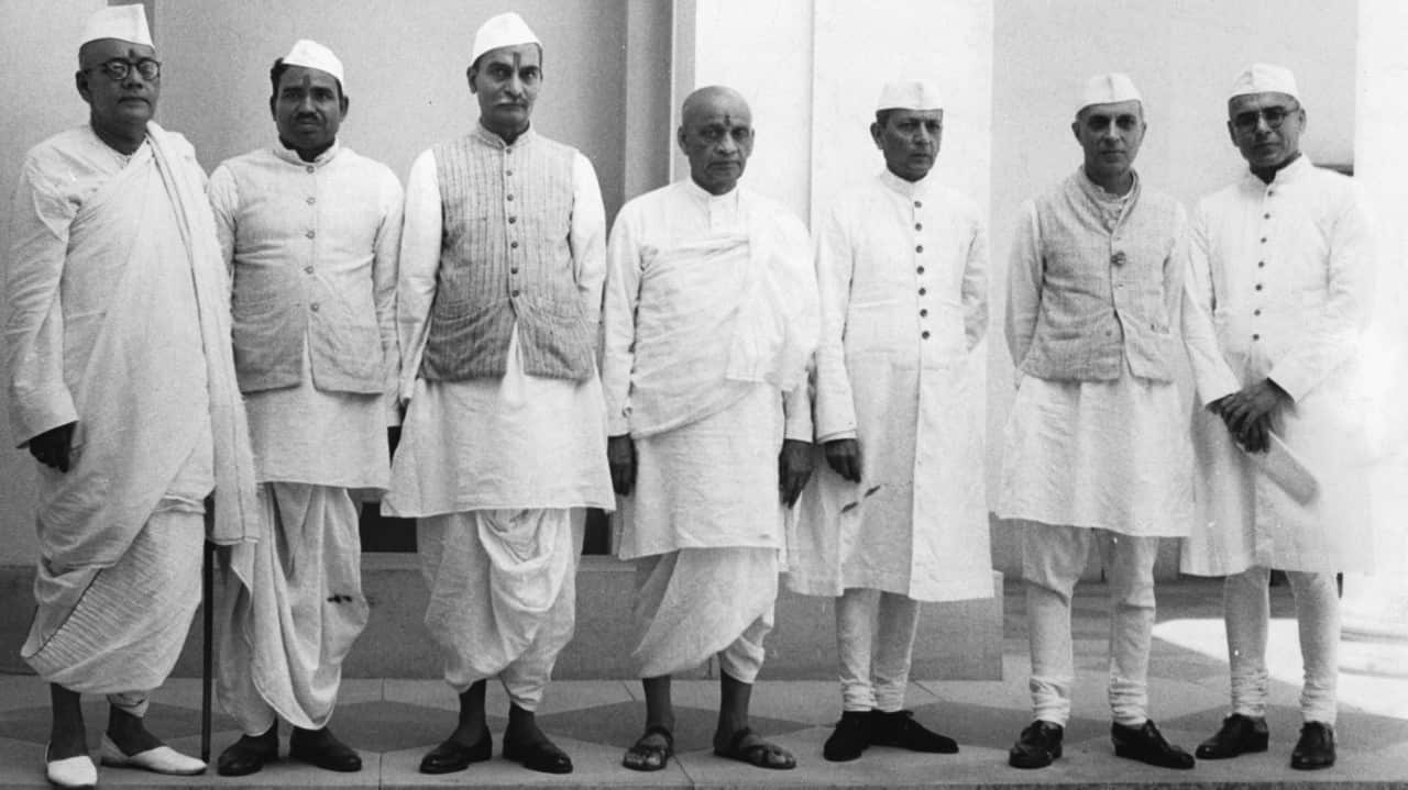 Government officials outside the Council Room in the Vicerory's House, New Delhi, shortly before their swearing-in ceremony