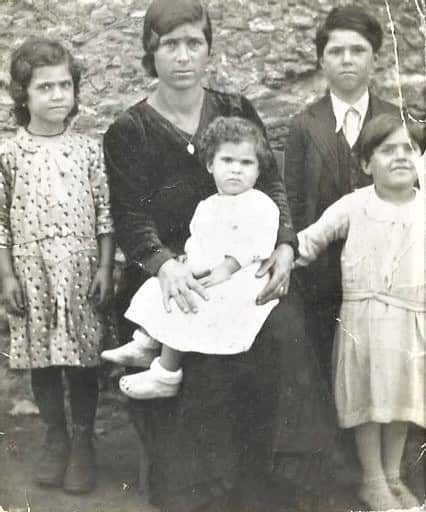 Leonardo's family: his mum, brother and sisters.