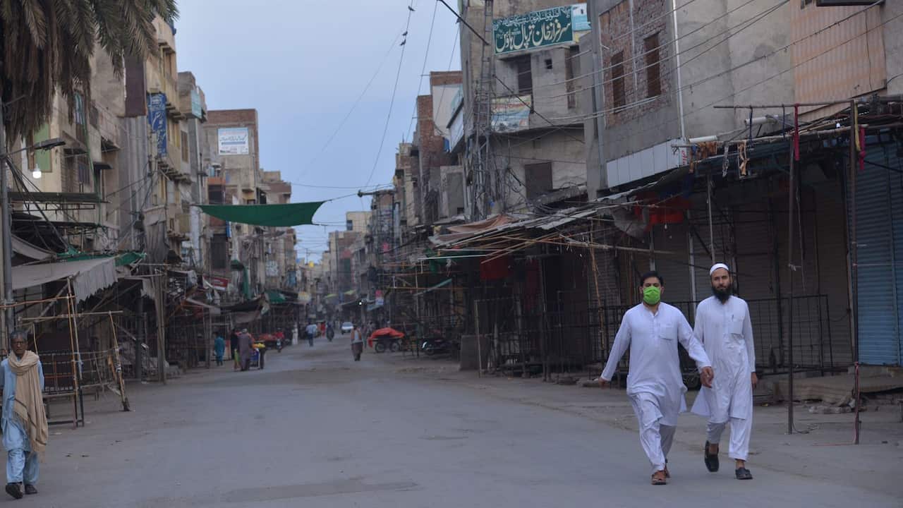 Lahore market closed during CPVID-19 lock down