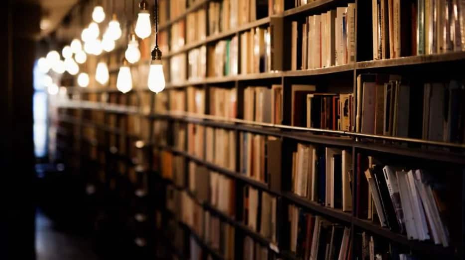 Sono centinaia le opere italiani e non solo a disposizione in formato audiolibro sul sito della RAI