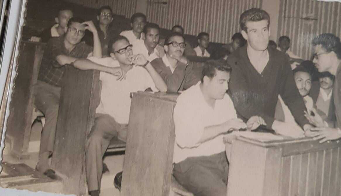   المهندس محمد خالد أبو محمود في محاضرة عن القضية الفلسطينية. مصر - شبين الكوم 1966.