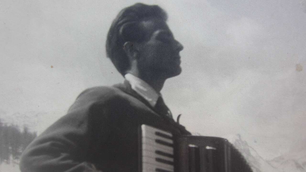 Il fratellastro Guy, morto nella guerra partigiana