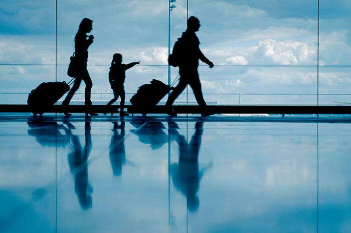 migrant taxpayers earned more than the average level of all Australian 