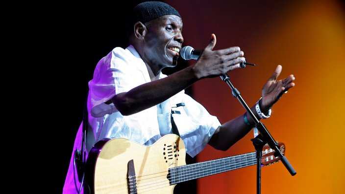 Mfalme wa Afro-Jazz Oliver Mtukudzi, kwenye tamasha