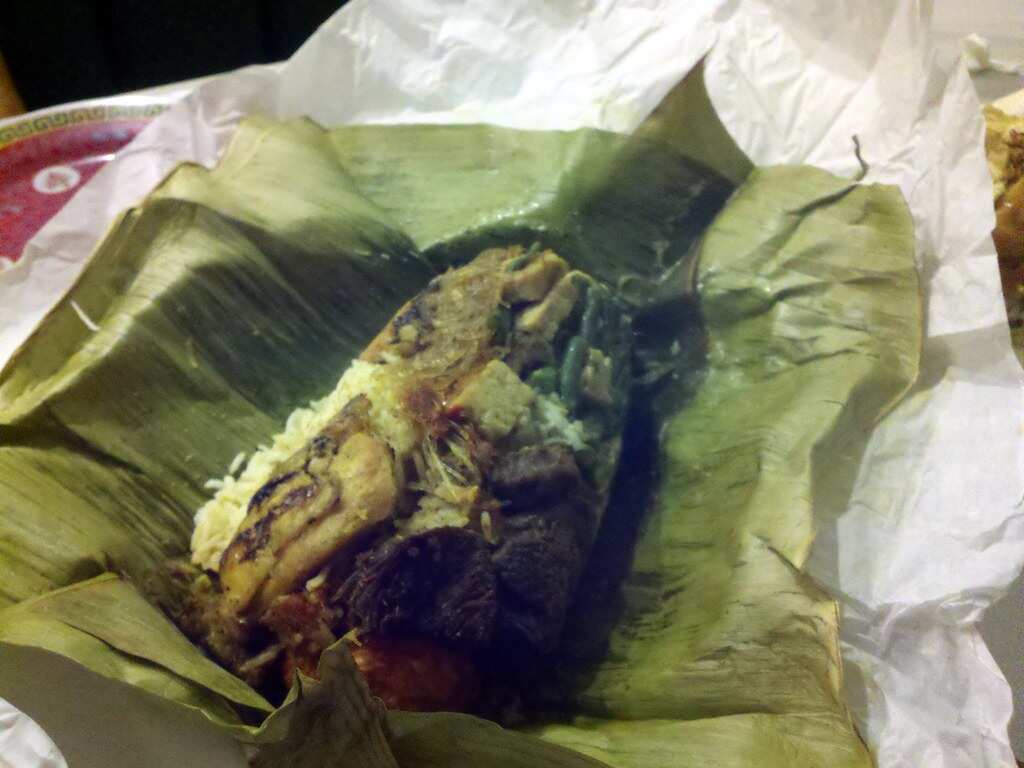 There is wide range of ways to serve and enjoy nasi bungkus.  