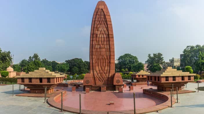 Obelisk at Jallianwala Bagh 
