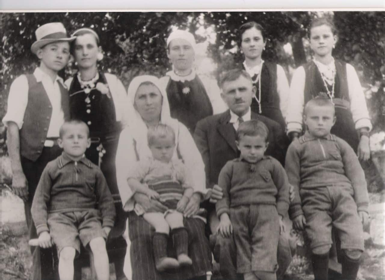 Petra Zlatevska's grandmother with her parents and siblings 1936