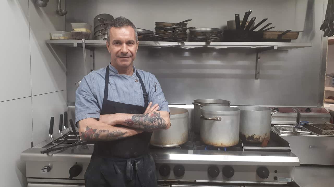 Pietro Roldo nella cucina de Il Caminetto