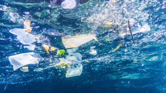 Environmental Issue: Underwater image of Plastic in the Ocean