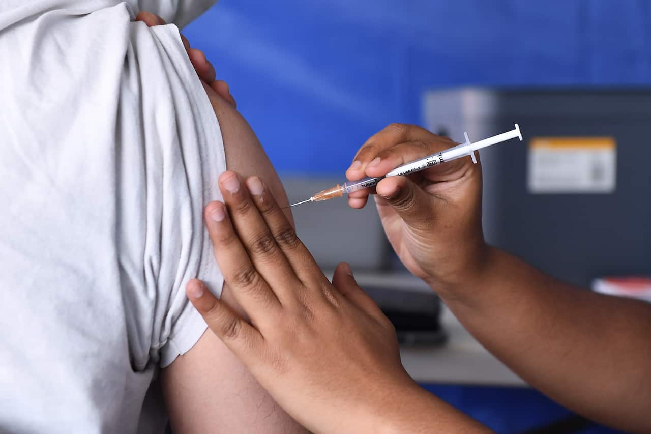 Booster vaccine in Australia (AAP Image/Albert Perez) NO ARCHIVING