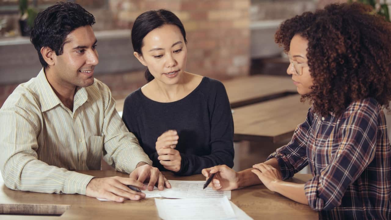Couple with migration agent 