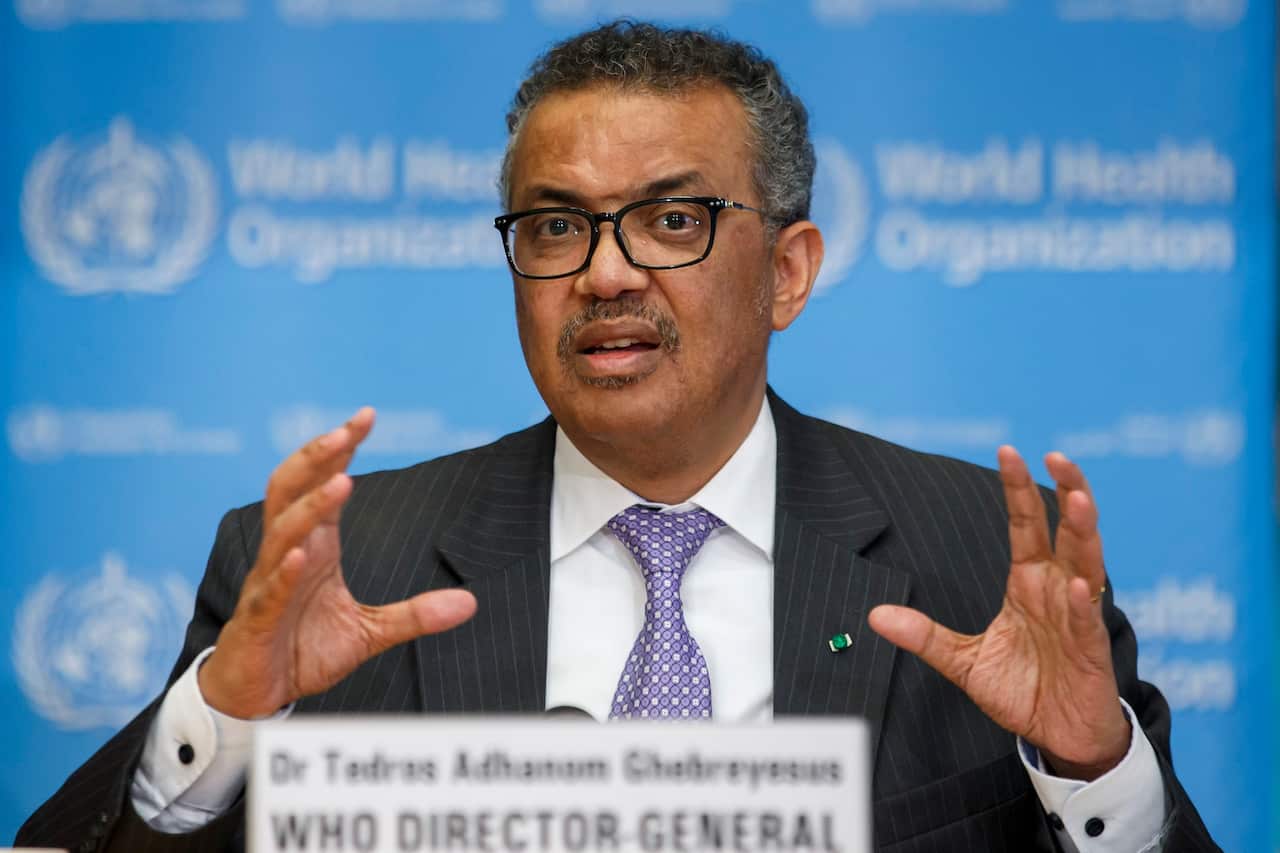 Tedros Adhanom Ghebreyesus, director general de la Organización Mundial de la Salud, habla durante una conferencia en Ginebra, Suiza, el lunes 9 de marzo de 2020. (Salvatore Di Nolfi/Keystone via AP)