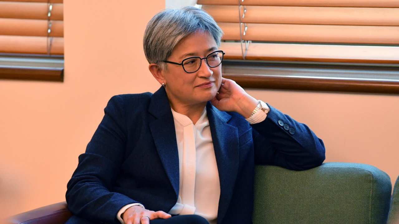 နိုင်ငံခြားရေးဝန်ကြီး ပင်နီဝမ် 