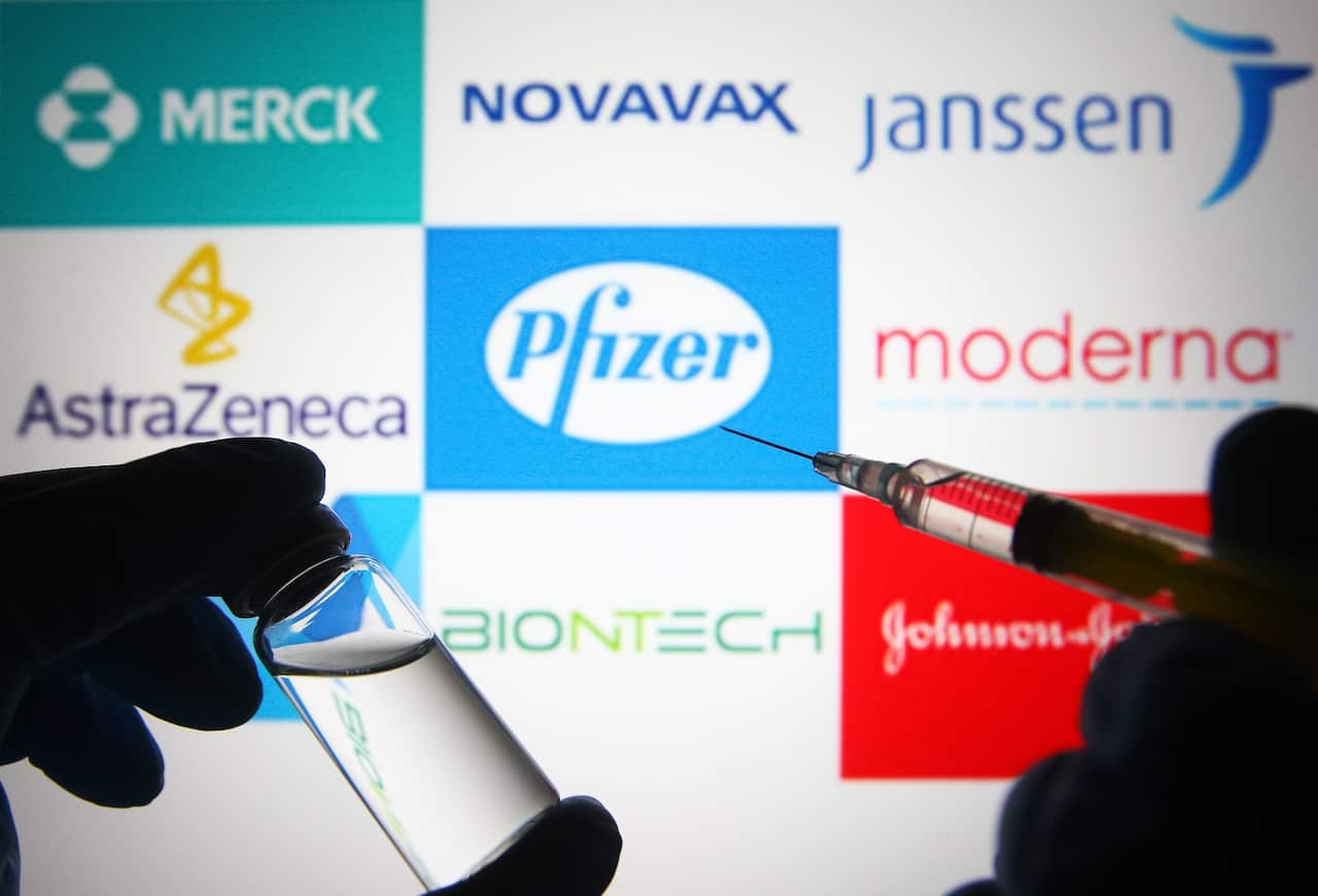 與目前本地使用的幾款新冠疫苗,包括阿斯利康(AstraZenaca)、兩款信使核糖核酸mRNA疫苗,輝瑞(Pfizer)及莫德納(Moderna)比較,Novavax的不良反應相對較輕微