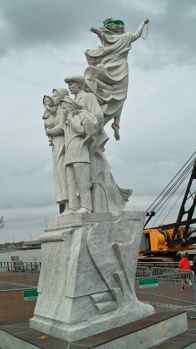 Monument to the Immigrant (1995). Sculptor: Franco Alessandrini