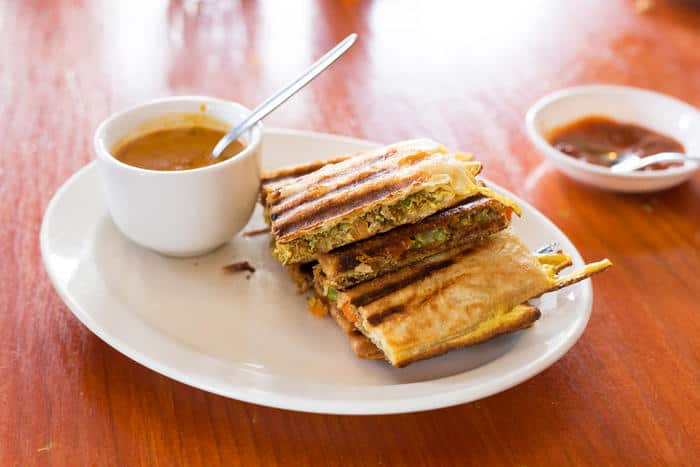 The roti murtabak comes with a curry dipping sauce. (Audrey Bourget)