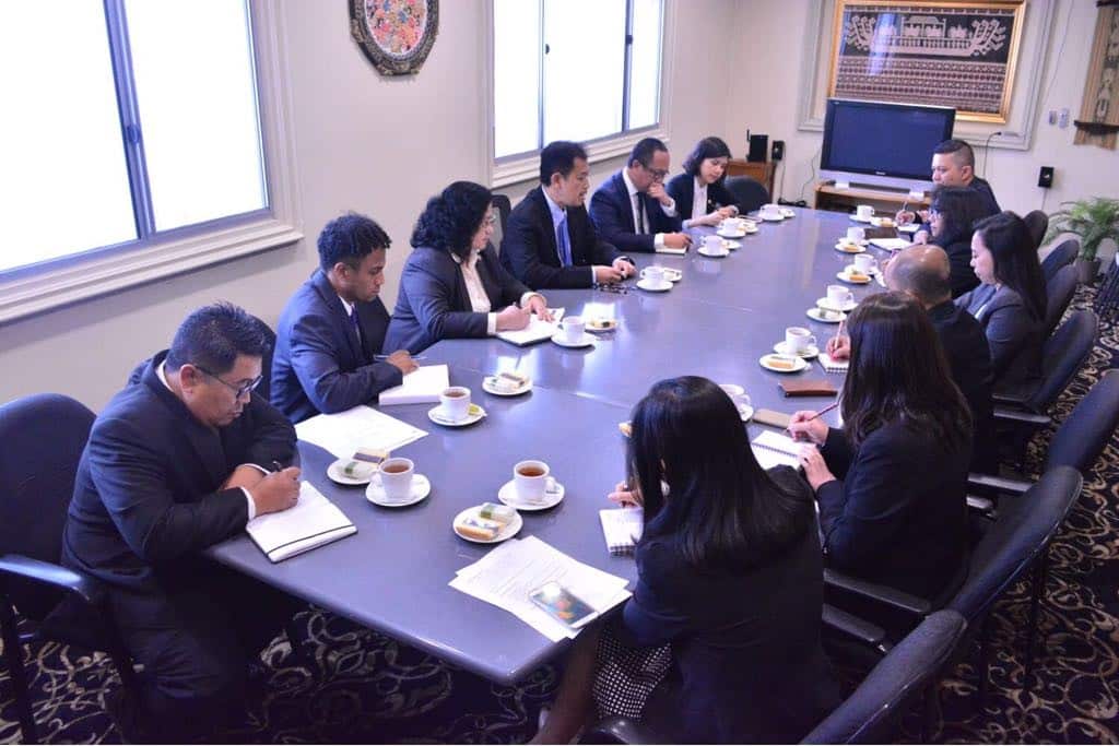 Consulte staff - first meeting with the new Consul General