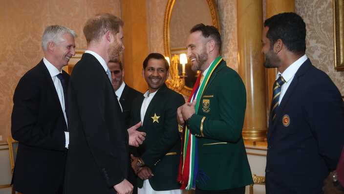 Sarfraz Ahmad shalwar kameez meeting the Queen