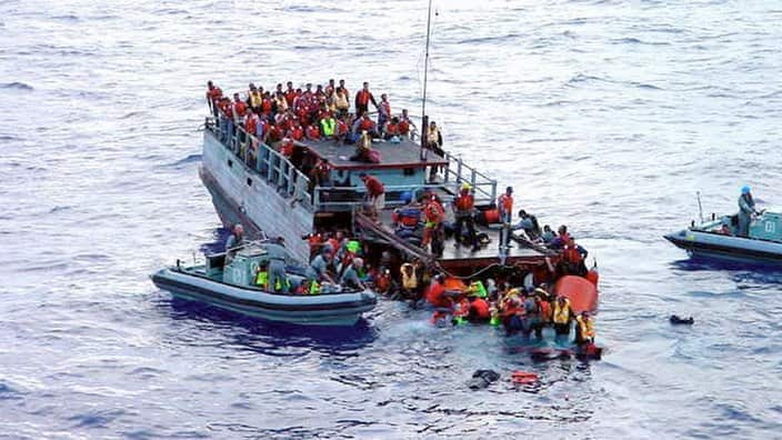 refugee boat  