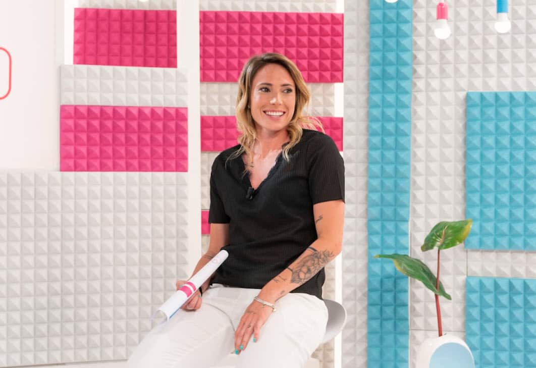 Regina Baresi in uno studio TV