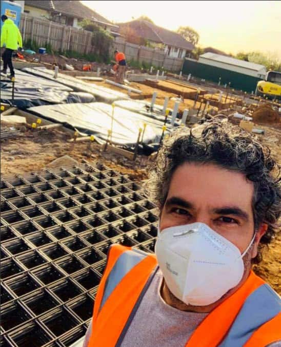 المهندس رامي طعامن في أحد المواقع 
