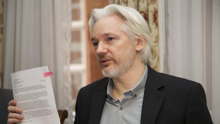  Julian Assange
