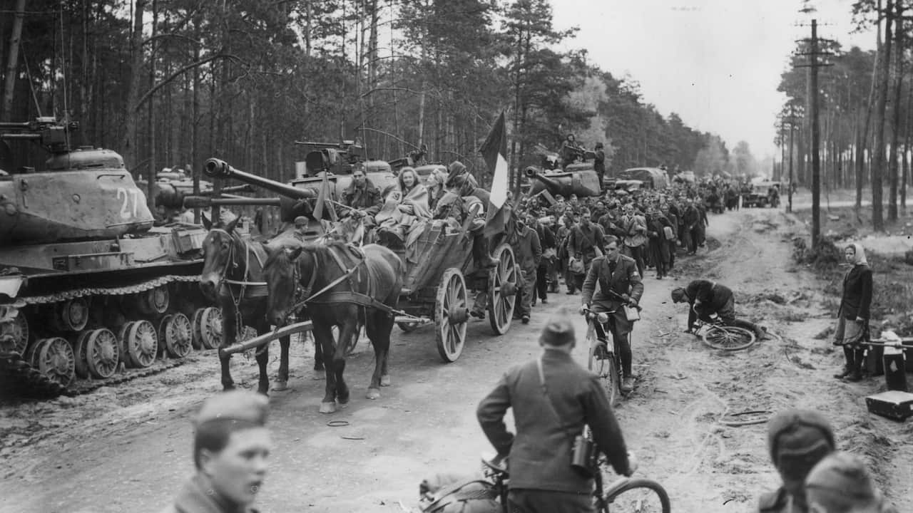 Slave workers returning home from Germany post WWII