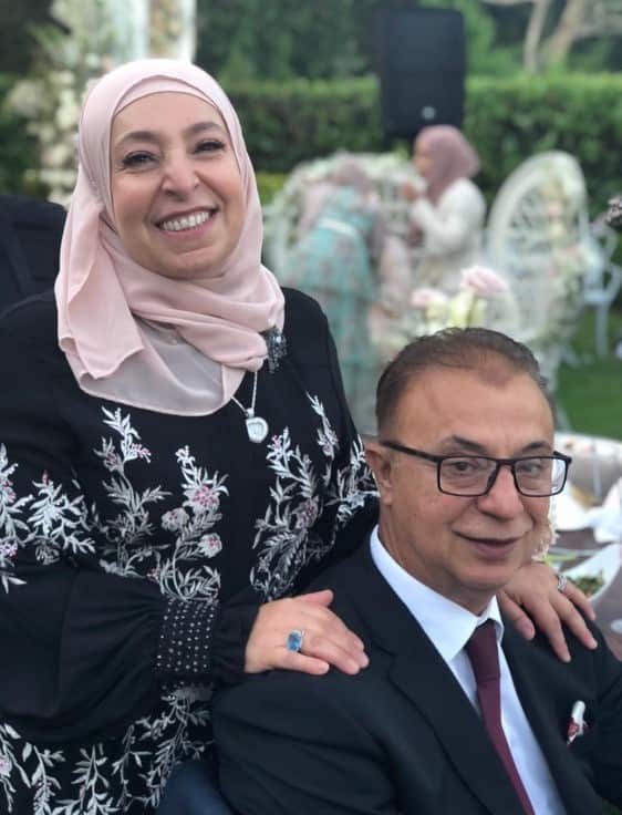 سمر المجذوب مع زوجها  