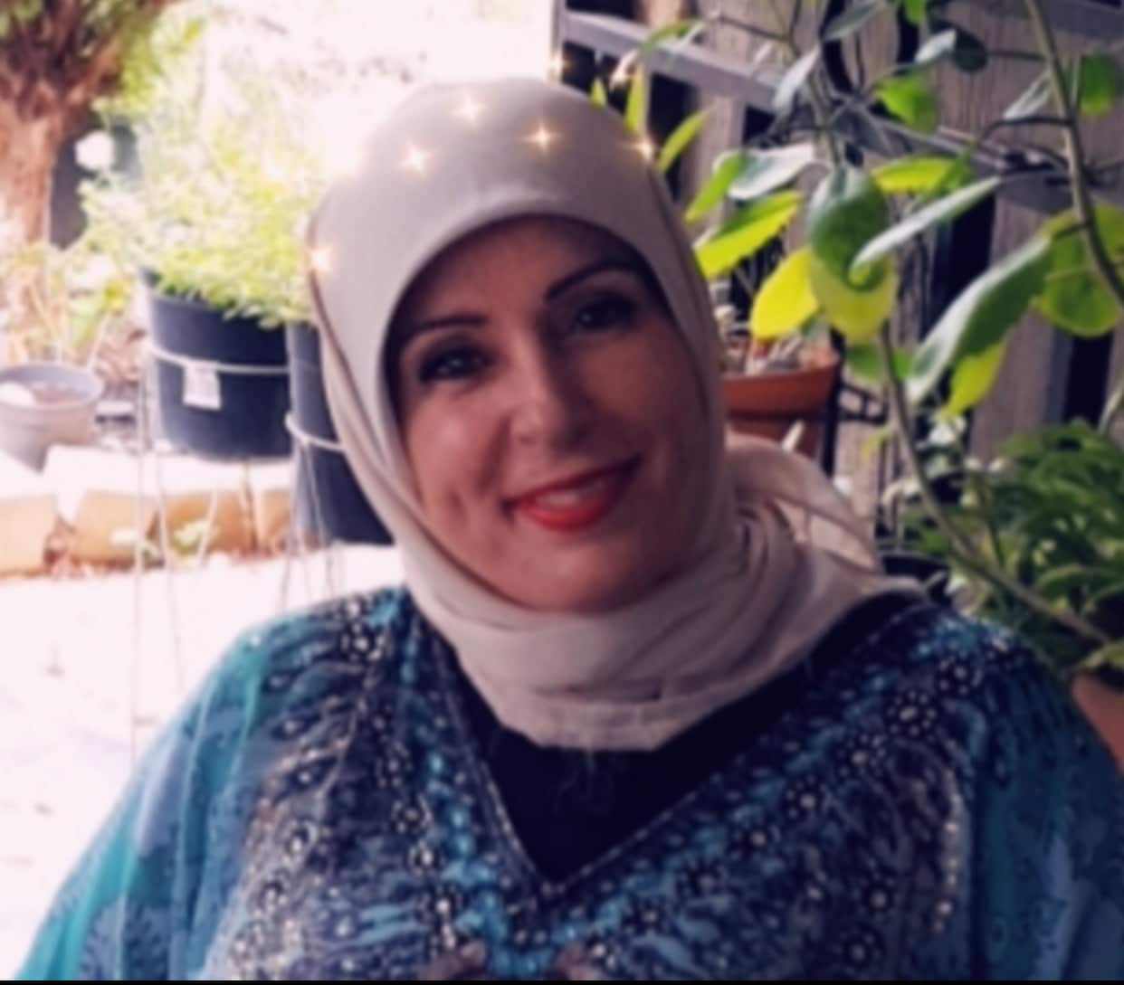 الكاتبة كاميليا نعيم