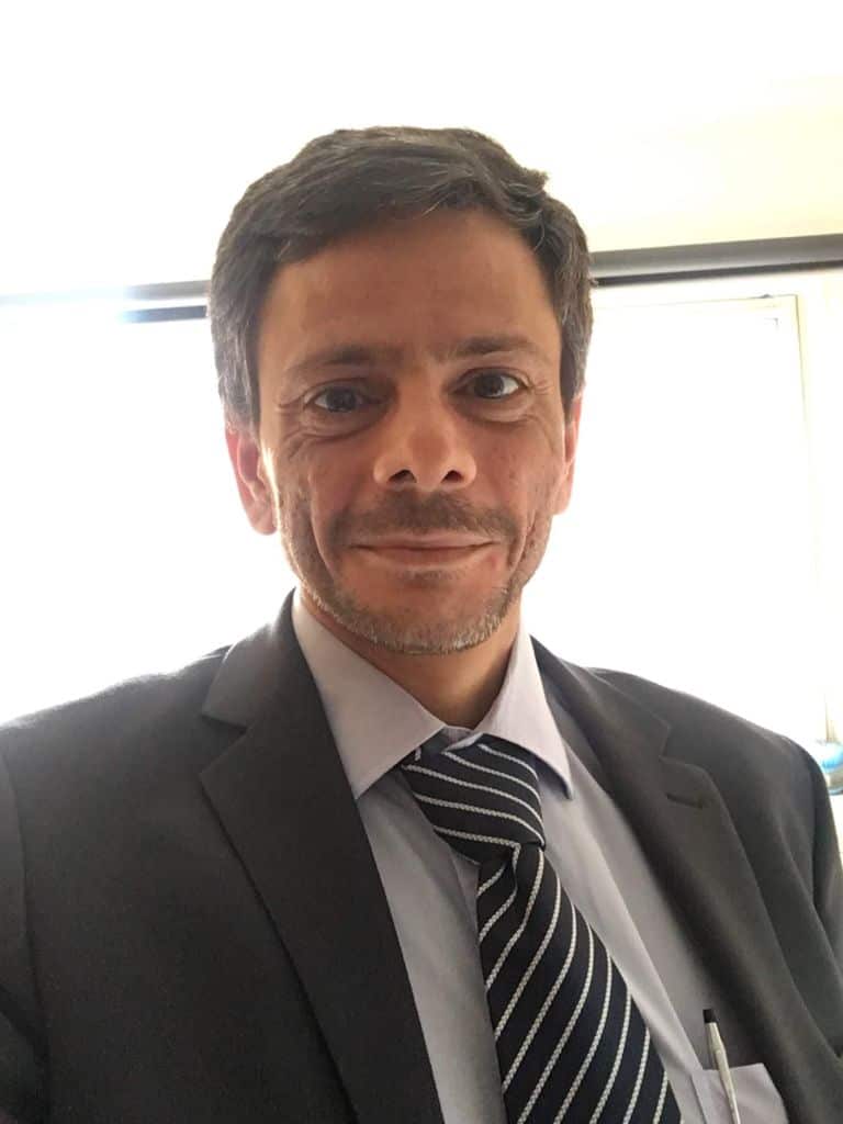 خبير التمويل علاء الأحمد 
