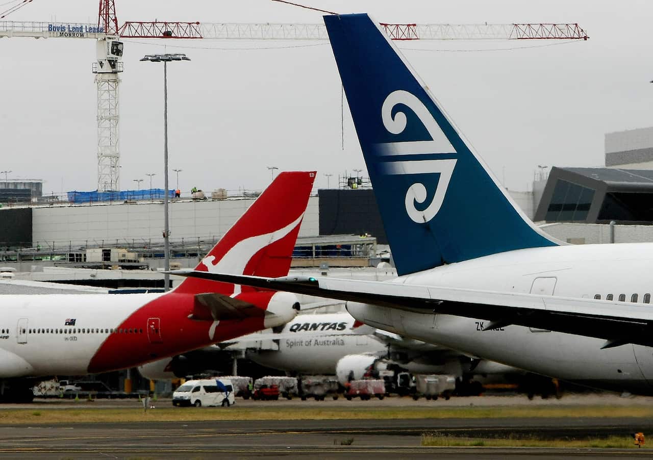 Victoria's coronavirus cluster linked to Black Rock grows as Minister sounds warning on flight crew quarantine risks