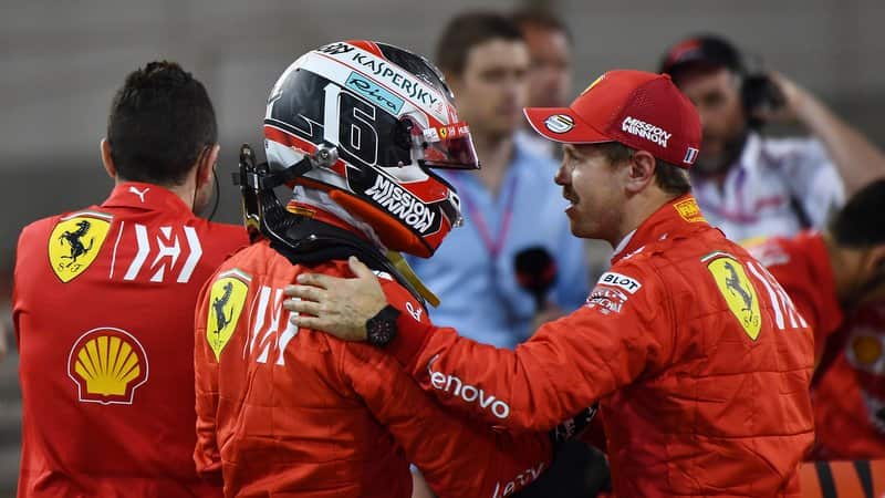 Sebastian Vettel zeigte Größe, als er nach dem Wüstenrennen in Bahrain seinem jungen Teamkollegen Charles Leclerc Respekt für dessen großartige Leistung zollte und ihm herzlich dazu gratulierte.