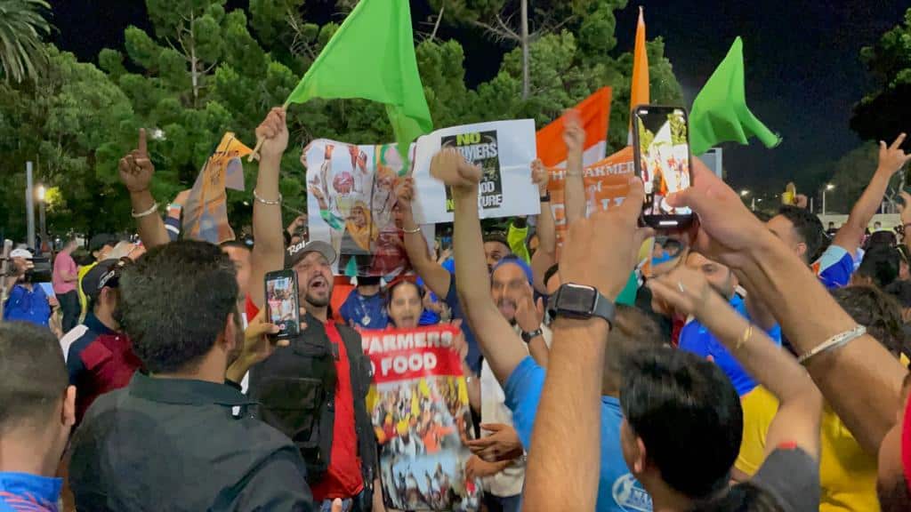 Protesters outsider Sydney Cricket Ground