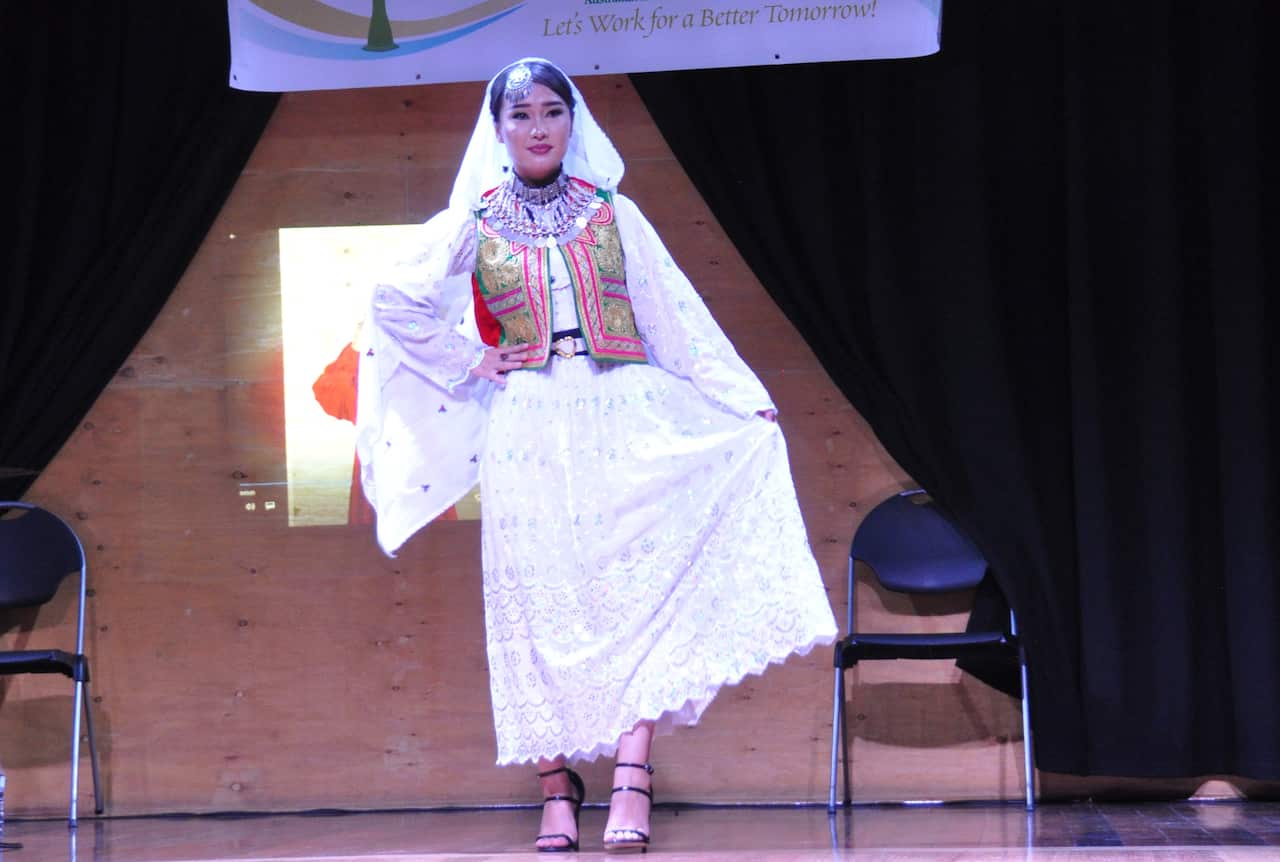 در جشن روز جهانی زن شبکه دوستی زنان هزاره آسترالیا لباسهای سنتی هزارگی نیز نمایش داده شد.
