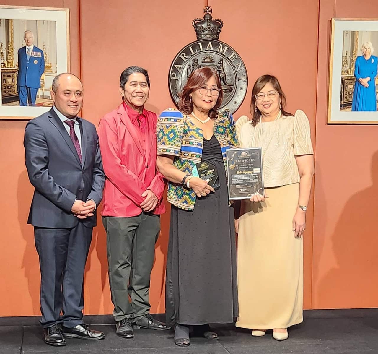 Violi Calvert award for Community service.JPG