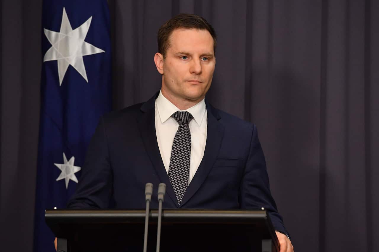 ALEX HAWKE PRESSER