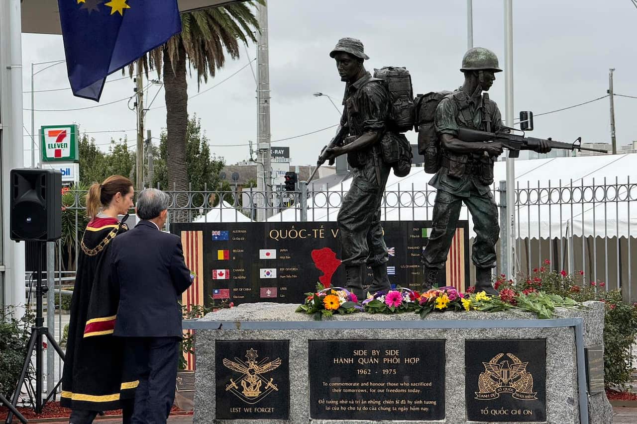 anza dandenong viet uc memortial.jpg