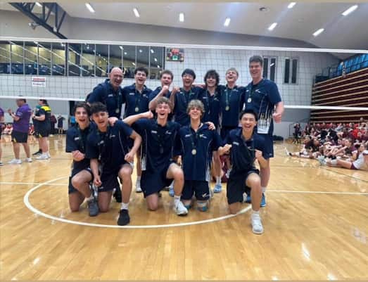 Tareq Azzi Cover photo with team .png