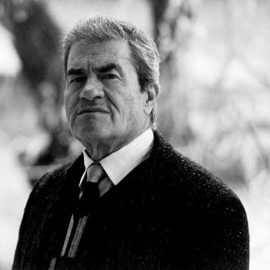 مالك طوق كبيرا.jpg