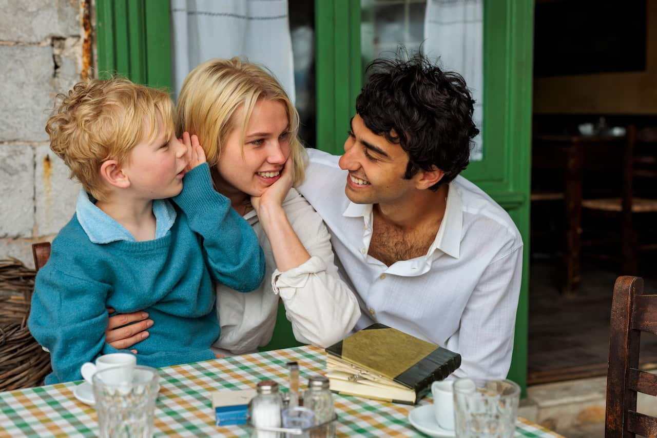 Alex Wolff as Leonard Cohen and Thea Sofie Loch Næss as Marianne Ihlen in 'So Long, Marianne'.